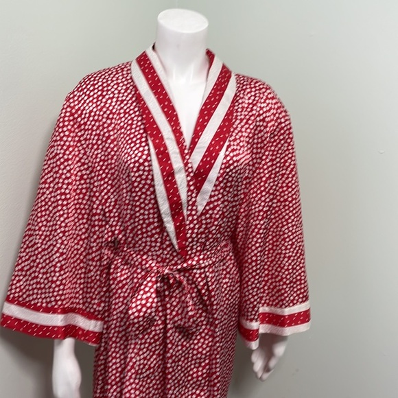 Liquid Silk Vintage Red Holiday Robe - Picture 4 of 8